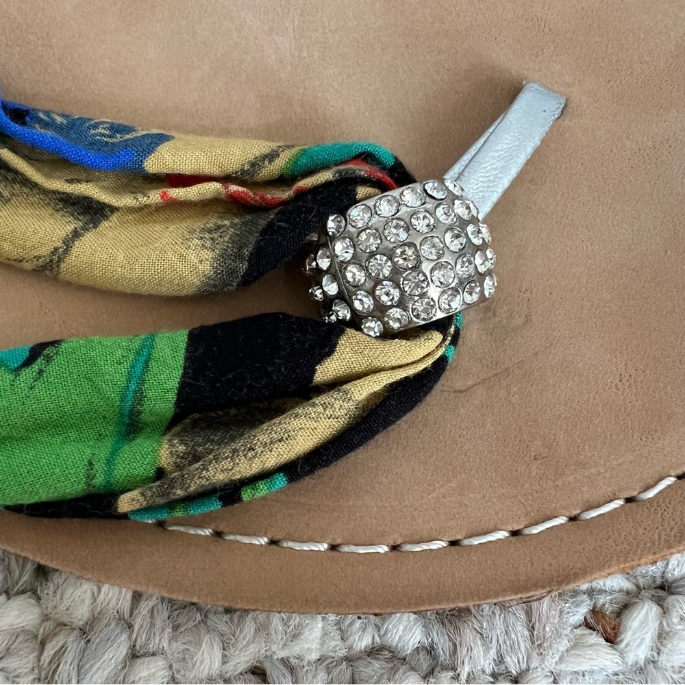 JAMS WORLD Jeweled Rhinestone Flip Flops Multi Color Tropical pattern - Picture 3 of 7
